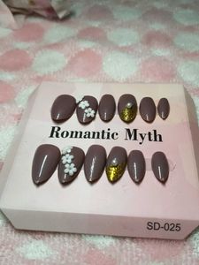 Floral press on nail
