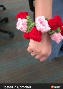 Handmade Floral Scrunchie om