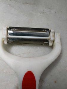 Red &amp; White Vegetable Peeler