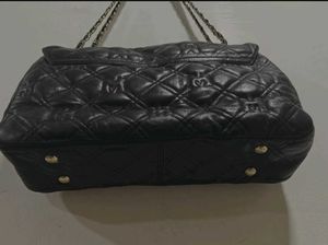 Metrocity Quilted Chain Shoulder Bag
