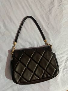Chic Quilted Black Crossbody Bag