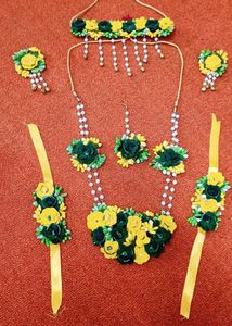 Haldi Mehndi Set With Raani Haar+ Giluband+2 earri