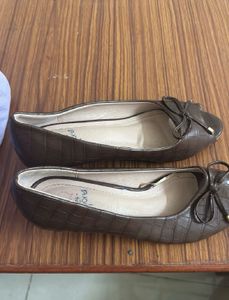 black Velvet and Brown Bow Heels