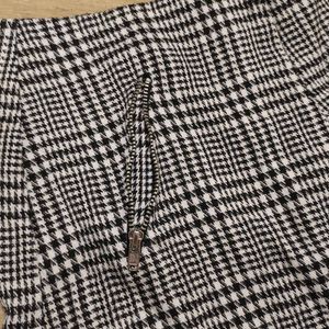 Houndstooth Zipper Shorts