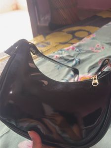 blackkkk sling bag