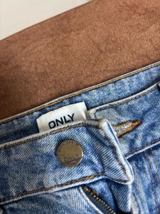 Stylish Ripped Blue Jeans