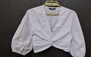 Stylish White Twist Front Cropped Top