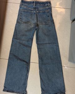 H&amp;M, High Waisted, straight fit Leg Jeans