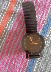 Classic Black Quartz Wristwatch
