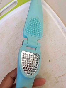 Cutting Board &amp; Garlic Press