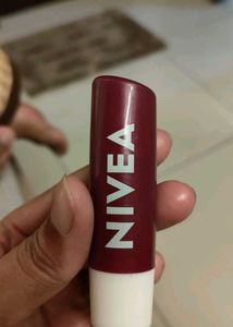 Set of lipglosse with lipbalm