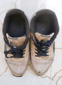 Reebok men's UK9 shoes