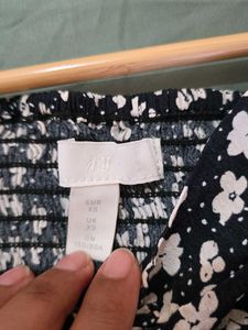 H&amp;M Floral Print Crop Top