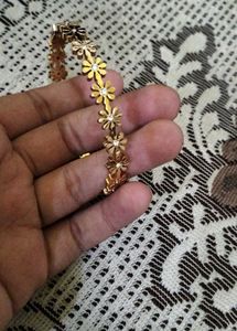 Gold Flower Chain Bracelet