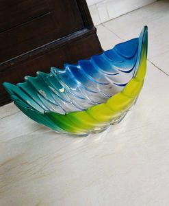 Colorful Stunning Leaf Shape Glass Fruit Bowl