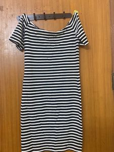 H&amp;M Short Dress Knee Length