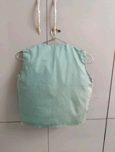 Stylish Teal V-Neck Sleeveless Top