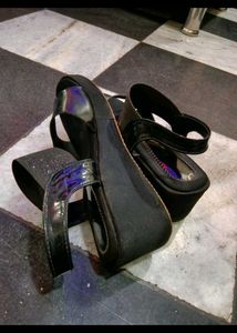 Chic Black Wedge Sandals
