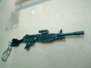 Metallic Gun Keyring - Black.