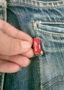 Men's Blue levis Jeans Size-32 No return/No refund