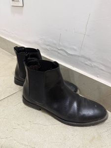 Classic Black Leather Chelsea Boots