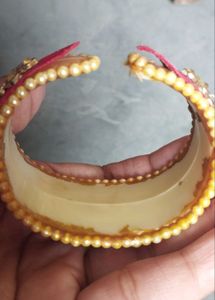 Elegant Pink Kundan Bangle