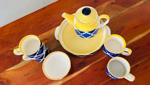 Tea Pot And Cups Set