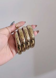 Set of 4 Gold Tone Chunky Bangles