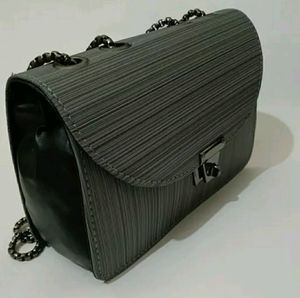 GREY SOLID BUCKLE CHAIN SLING BAG (TOTALLY NEW)