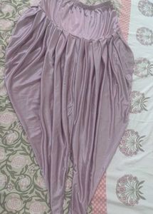 sleep dress in silk cloth with cute lace border .