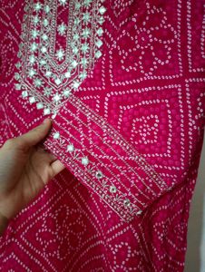 Pink And White Bandhani Kurta💗