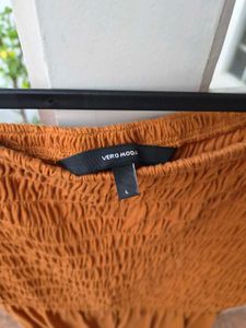 Orange Smocked Off-Shoulder Top Vero Moda (L)