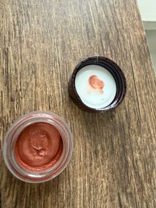 Charlotte Tilbury eyeshadow pot