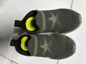 Cute Star Design Kids Slip-On Shoes