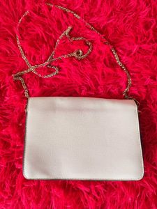 Chic Cream Crossbody Bag with Gold Chain