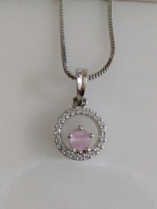 neckchain with pendant