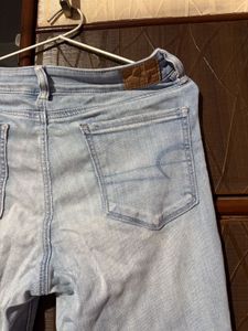 Light Wash American Eagle Jeans