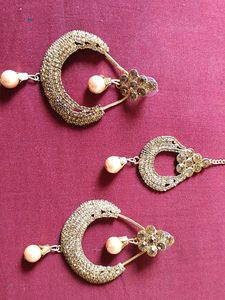 Elegant Pearl &amp; Crystal Hoop Earrings n mang tika