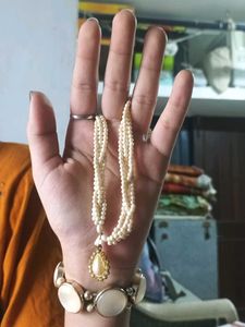Elegant Pearl Necklace &amp; Earrings Set