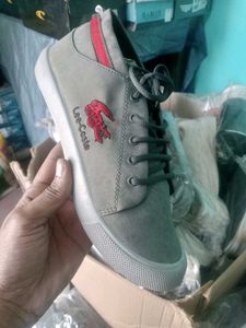 NEW NO USED CASUAL SHOES FOR MEN AND WOMEN.