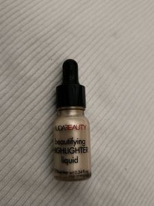 Huda Beauty Liquid Highlighter golden