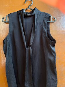 H &amp;M  Sleeveless Bow Blouse