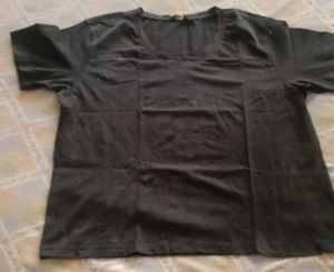 black colour t shirt for girls or boys