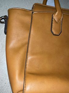 handbag in good condition
