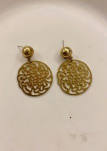 Elegant Gold Filigree Round Drop Earrings