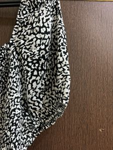 Stylish Black &amp; White Smocked Top