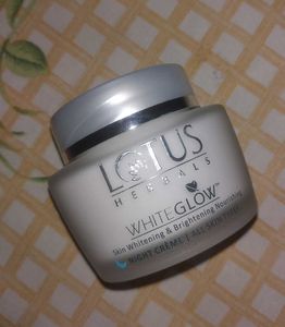 Lotus Herbals White Glow Night Creme