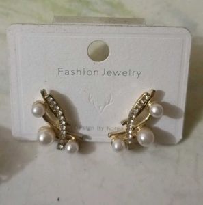 Elegant Pearl and Crystal Earrings