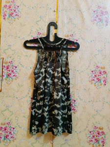 🇳🇿💫🎀Edgy Floral Print Camisole Top