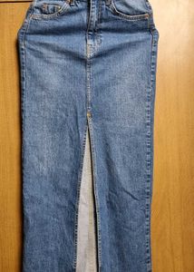 STRADIVARIUS FRONT SLIT DENIM SKIRT 26"